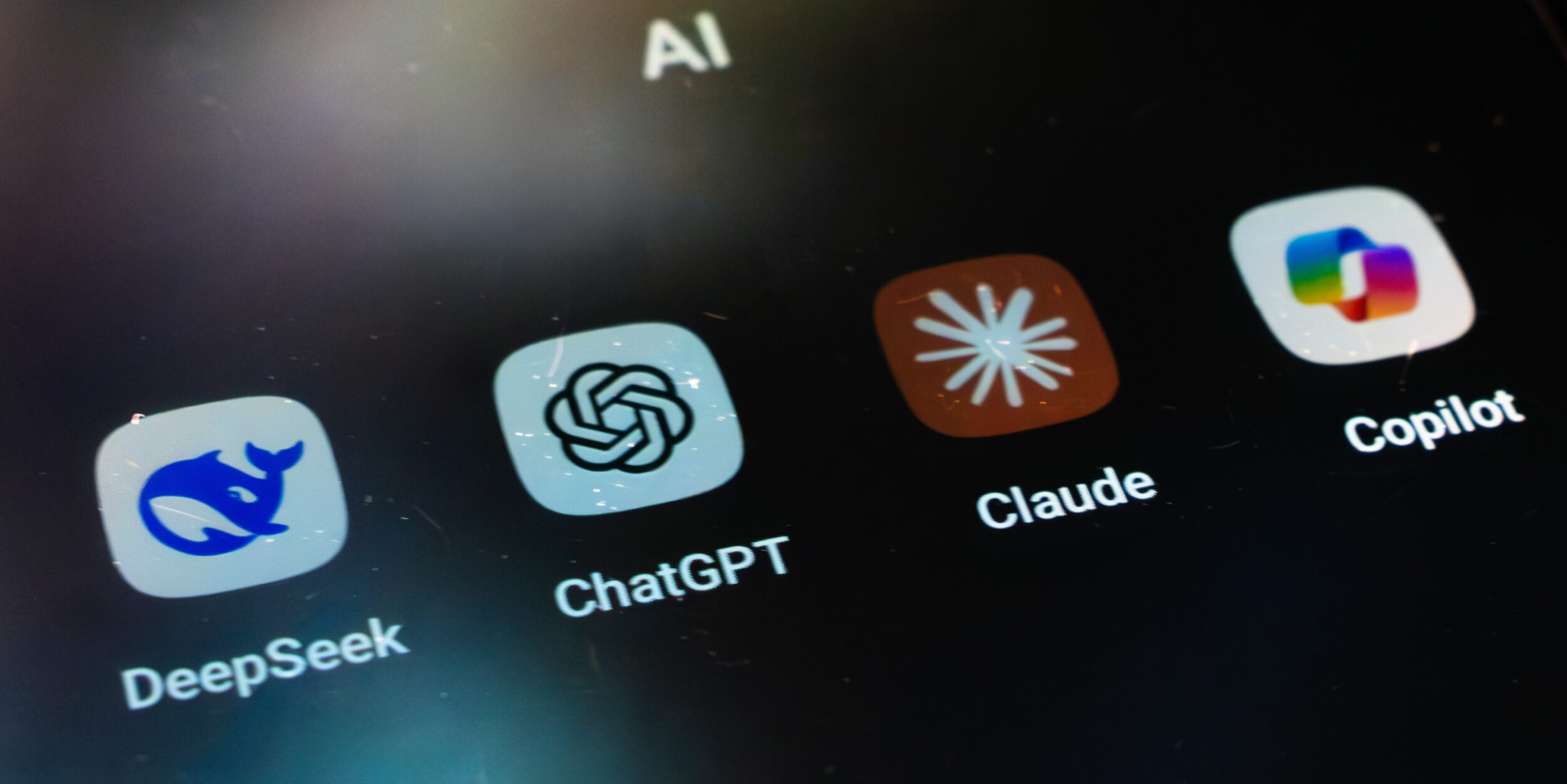 AI行业周报：Claude入驻Google Cloud，OpenAI用户突破4亿大关