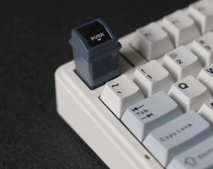 小众赛道想做大？别硬刚流量，先学会“精准打击 + 泛化表达”